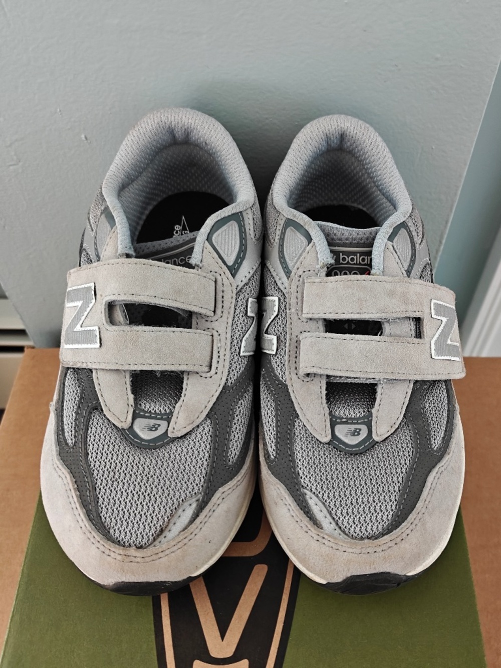 Kids New Balance 990v6 Sneakers
